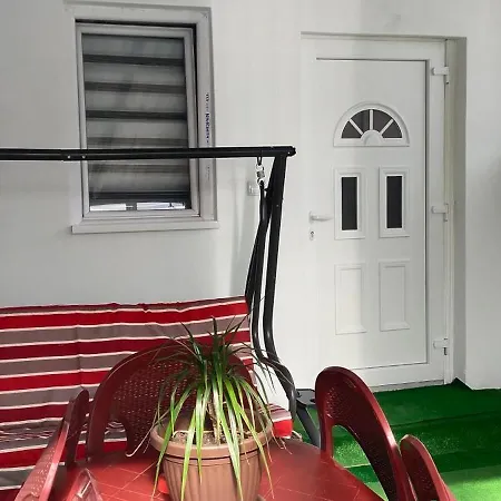Apartment Stan Na Dan Bb 2 *